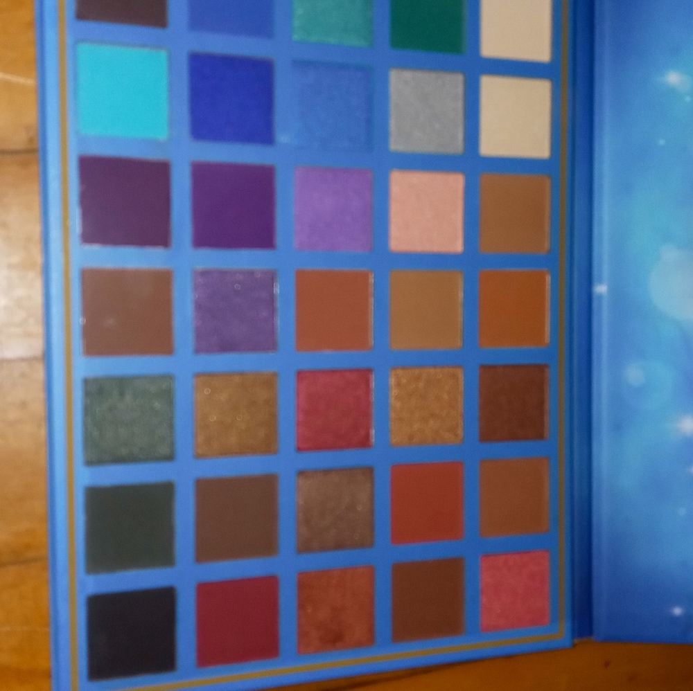 Makeup - Picture 5 of 16